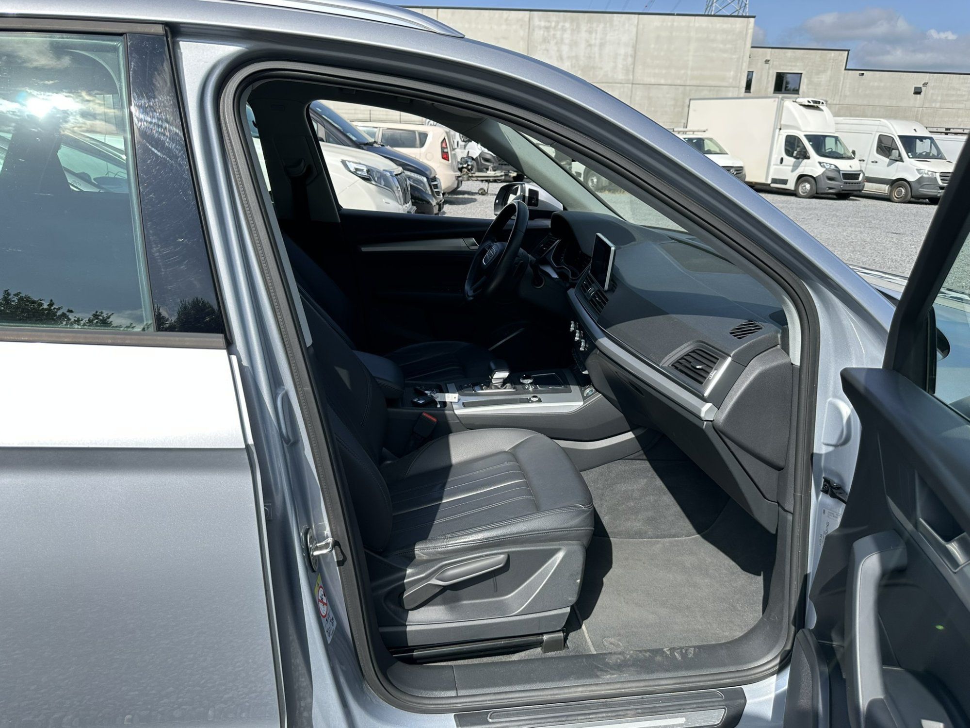 Audi Q5 30 TDI Business - фото 10