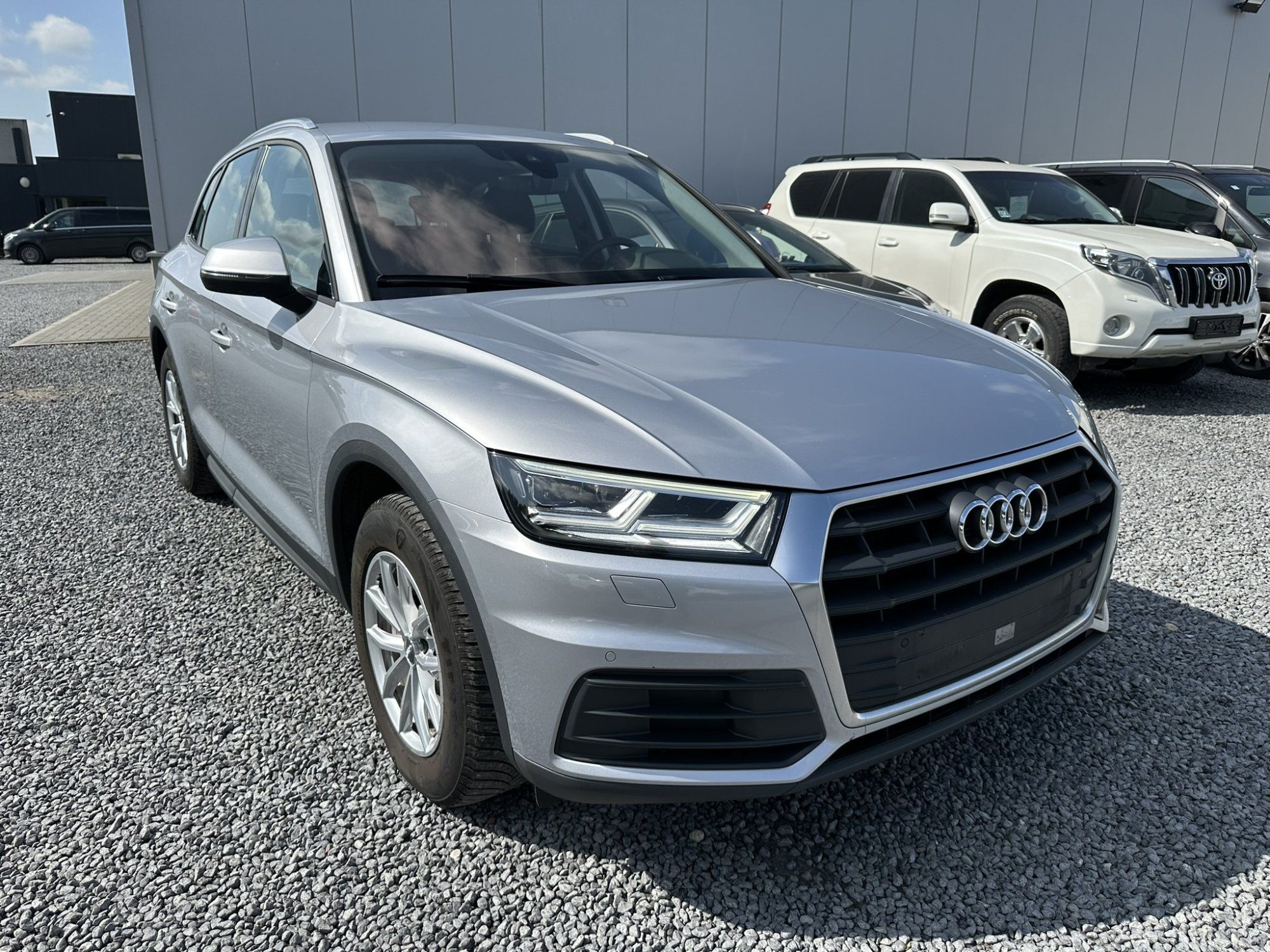Audi Q5 30 TDI Business - фото 1