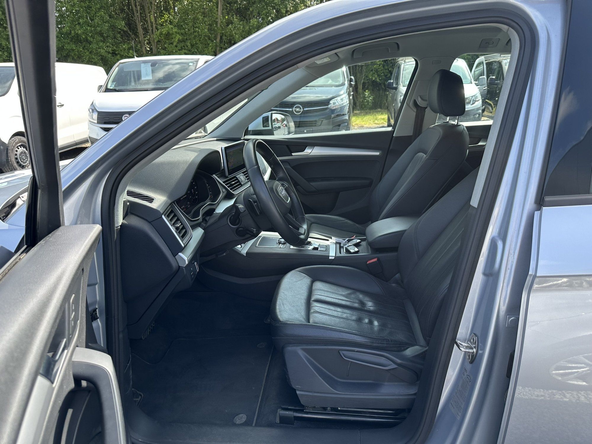 Audi Q5 30 TDI Business - фото 4