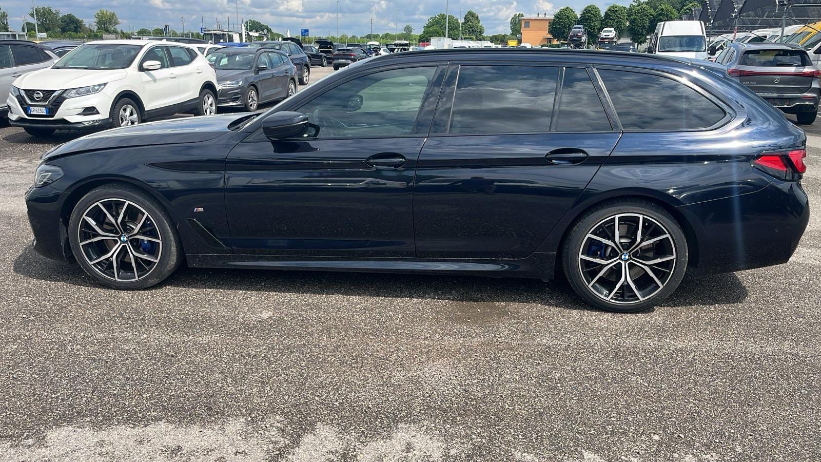 BMW 5 Series Touring 520d M Sport xDrive - фото 5